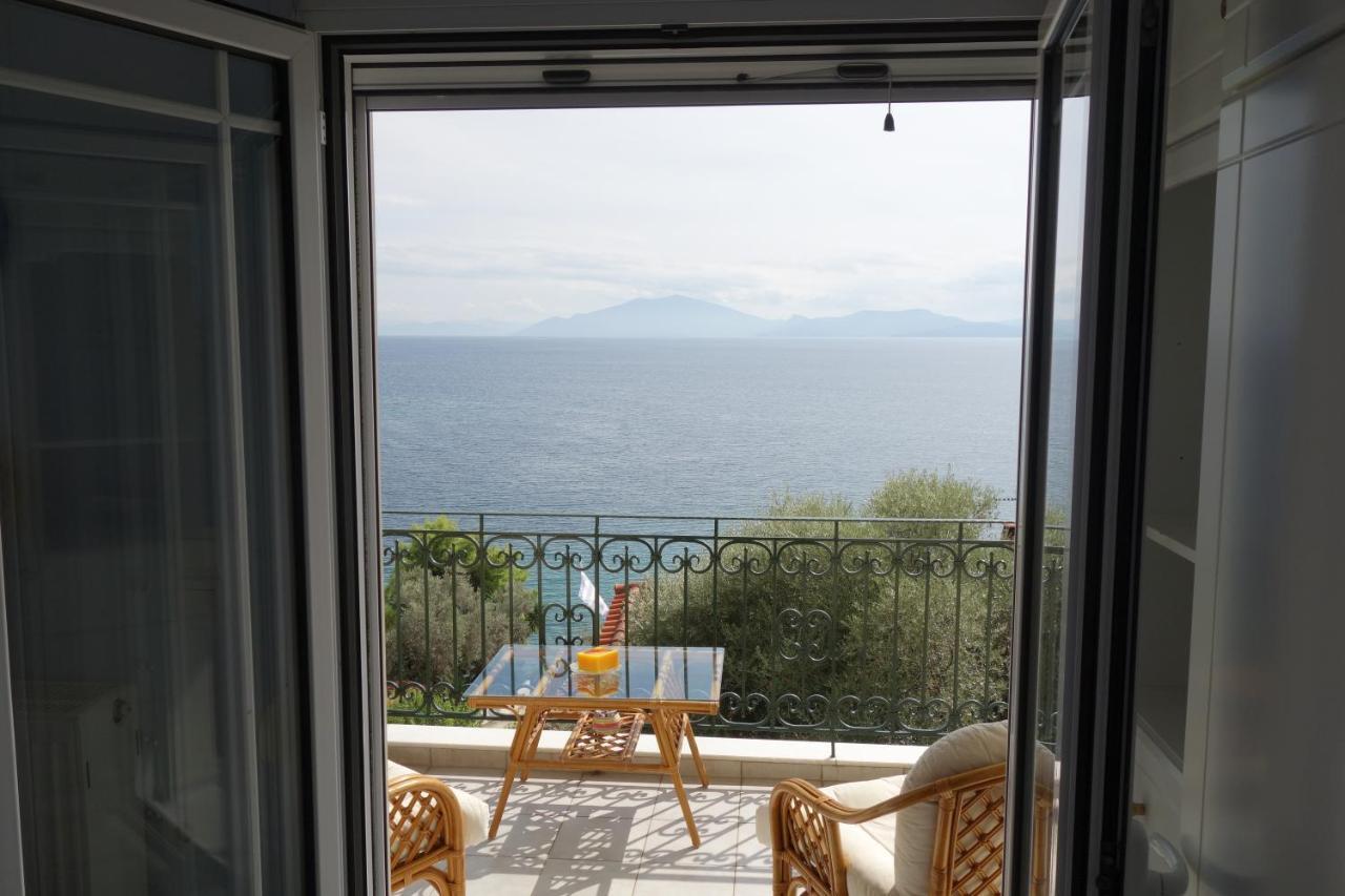 Beach Front House With View Marathos  Exteriör bild